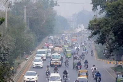लाहौर दुनिया का सबसे प्रदूषित शहर, पाकिस्तान में वायु प्रदूषण से घट रही लोगों की उम्र