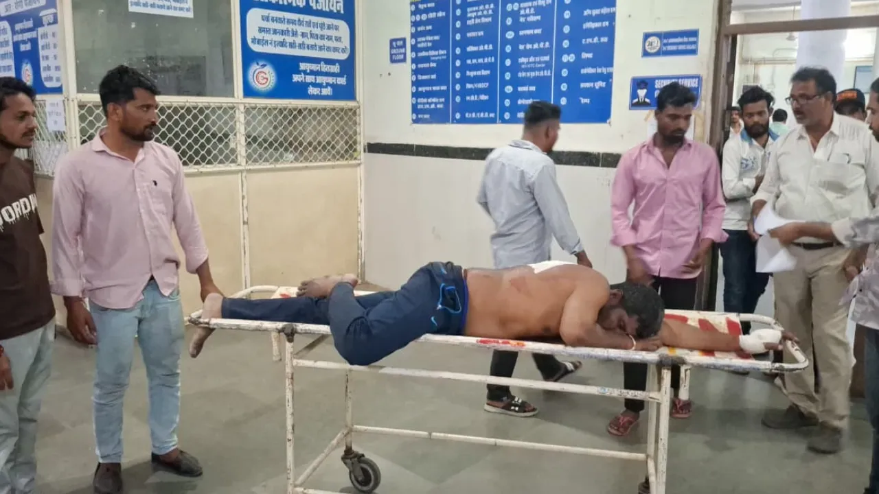 घर के पास बैठे युवक पर चाकू से ताबड़तोड़ हमला, जिला अस्पताल में हालत नाजुक