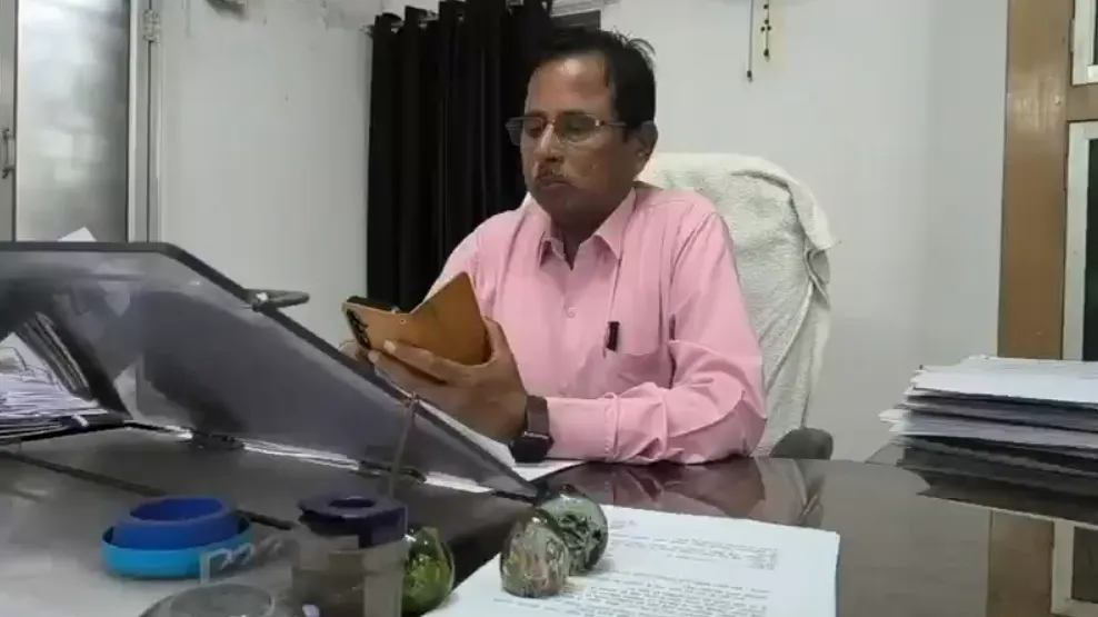 मैं परसेंटेज नहीं लेता, जो खुशी से दे दे वो लेता हूं: रिश्वत पर अजीबोगरीब बयान देने वाले जल संसाधन विभाग के अधिकारी निलंबित