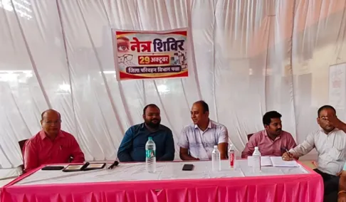 सड़क हादसों पर अंकुश लगाने कलेक्टर हर्ष सिंह की अनूठी पहल, बस चालकों के लिए लगा विशेष नेत्र परीक्षण शिविर