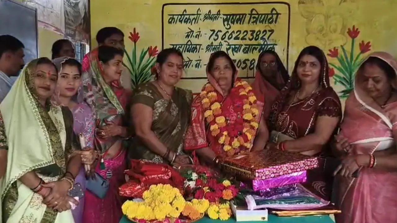 35 वर्षों की समर्पित सेवा के बाद आंगनबाड़ी कार्यकर्ता सेवानिवृत्त, भावभीनी विदाई देकर किया सम्मानित