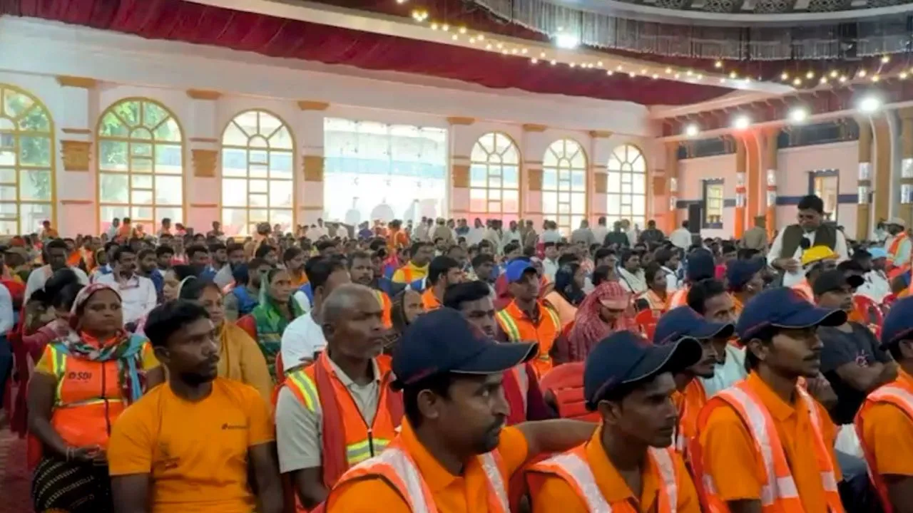 मानदेय में बढ़ोतरी से खुश हुए स्वच्छता मित्र, बोले - सरकार ने बढ़ाया मान