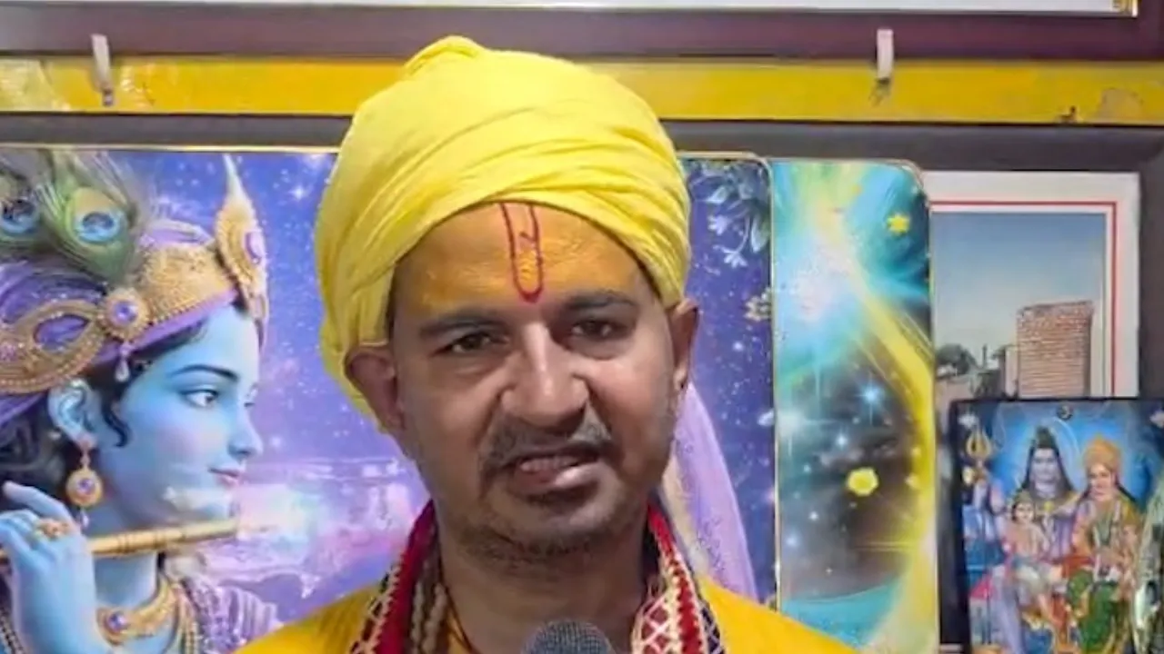 दिनेश शर्मा ने सीएम योगी से की सुरक्षा बढ़ाने की मांग