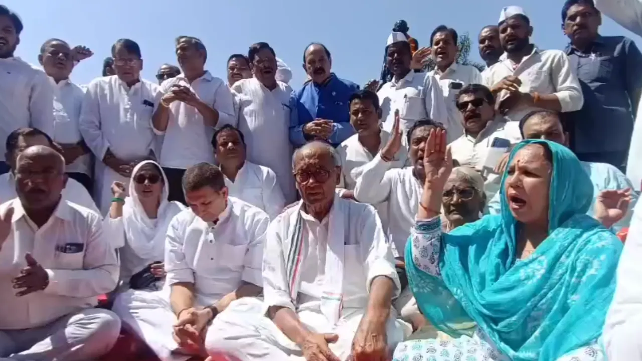 गांधी जयंती पर जीतू पटवारी और दिग्विजय सिंह ने महात्मा गांधी व लाल बहादुर शास्त्री को किया नमन
