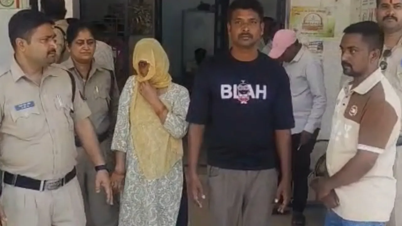 धर्मांतरण मामले में गिरफ्तार शिक्षिका रेनू समुद्रे निलंबित