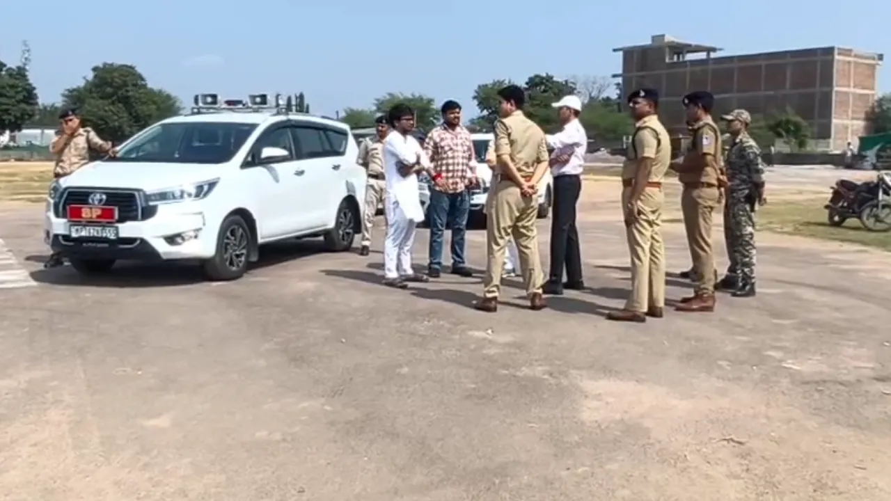 बाबा बागेश्वर की सनातन एकता रथ यात्रा का छतरपुर में भव्य समापन