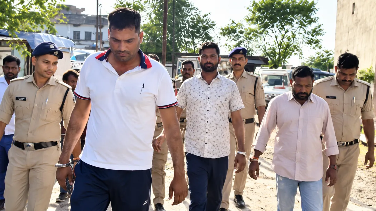  शराब दुकान फायरिंग-लूटकांड का 24 घंटे में खुलासा, तीन आरोपी गिरफ्तार