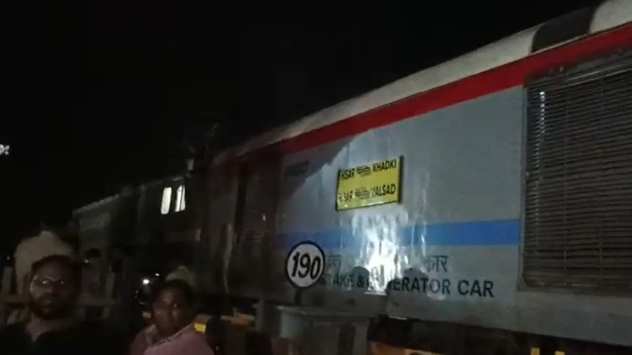 बाल-बाल बचा ड्राइवर, डीआरएम ने दिए जांच के निर्देश