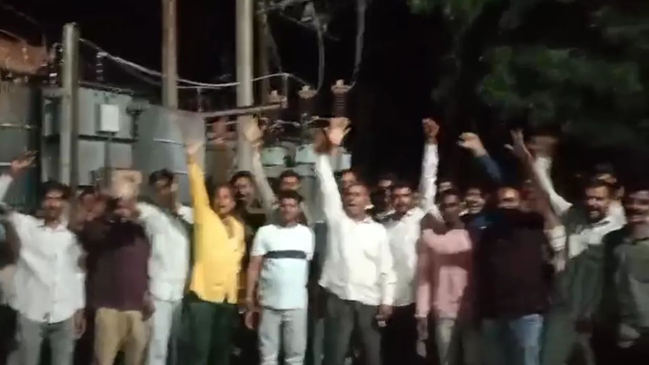 नवरात्रि में अघोषित बिजली कटौती से फूटा गुस्सा