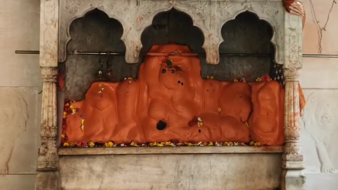 चट्टान से प्रकट मां बगराजन माता का स्वरूप, 200-250 साल पुरानी आस्था का केंद्र है सिद्ध पीठ