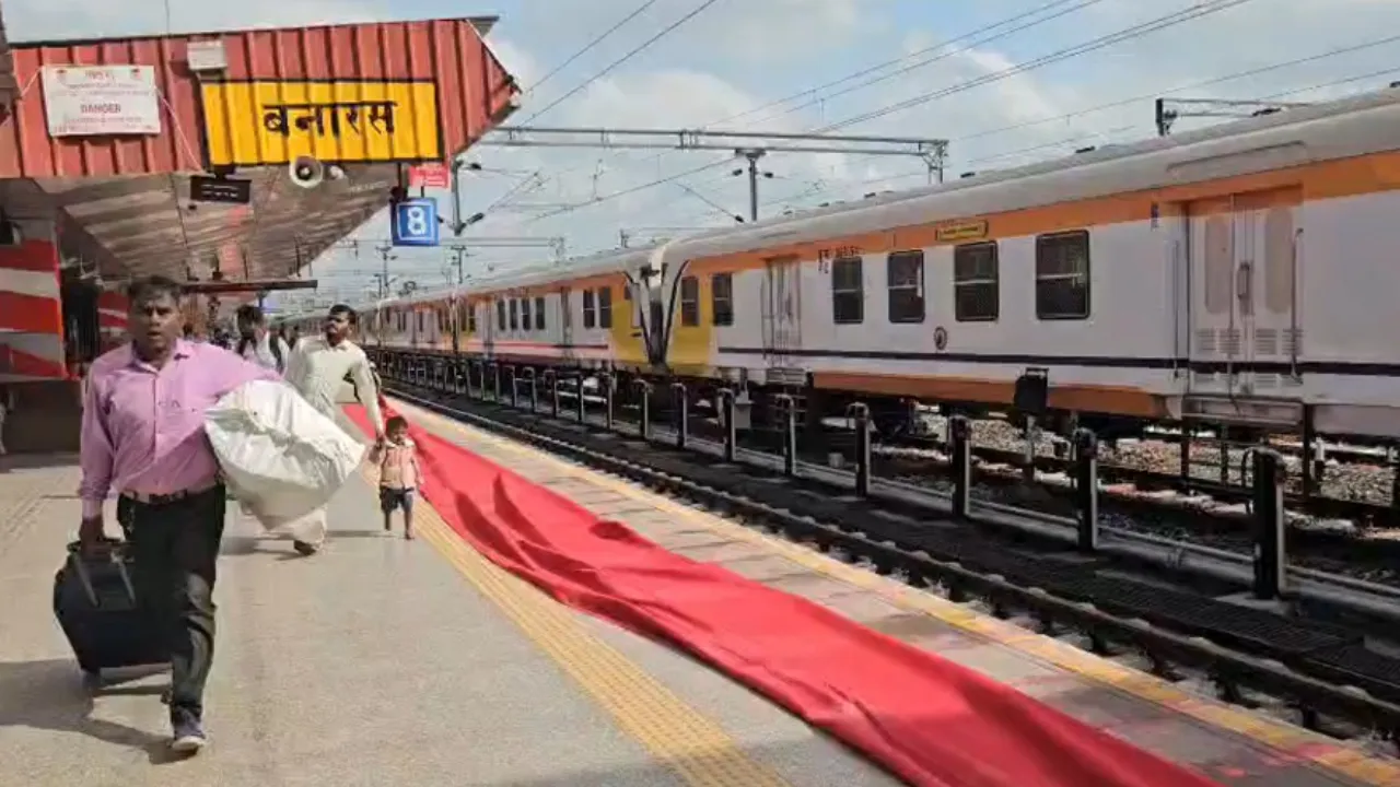 वंदे भारत स्लीपर ट्रेन की सौगात : वाराणसी में हर्ष का माहौल, लोगों में उत्साह
