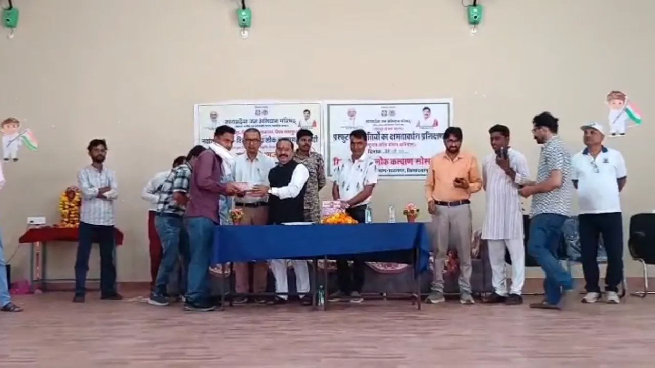 प्रस्फुटन समितियां गांव के अंतिम व्यक्ति तक पहुंचाएं शासन की योजनाएं 