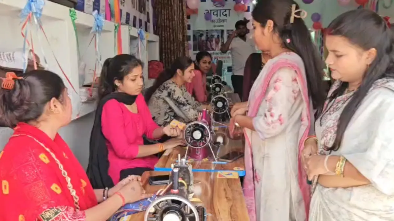 महिला सशक्तिकरण की नई पहल, अवादा फाउंडेशन ने शुरू किया सिलाई-ब्यूटी पार्लर प्रशिक्षण केंद्र
