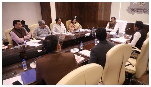 सीएम डॉ यादव PWD की समीक्षा बैठक में बोले-जो एजेंसी गुणवत्ता के साथ रिजल्ट देंगी, उसे ही काम मिलेगा